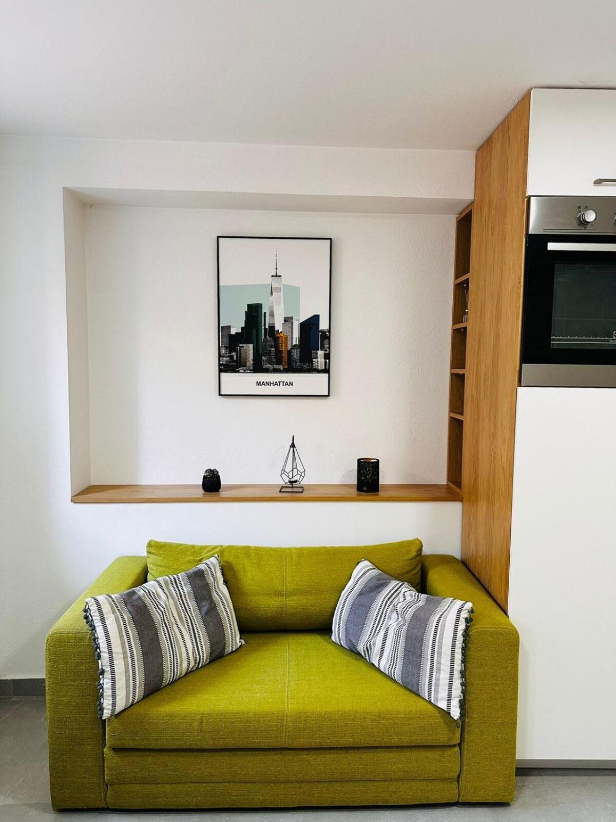 2 Charming In Old Town Apartment